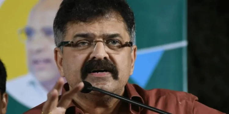 बाप कधी रिटायर होत नसतोः आव्हाड