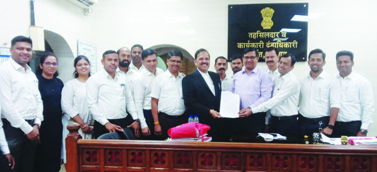 कर्जत बार असोशिएशनतर्फे उपविभागीय अधिकार्‍यांना निवेदन