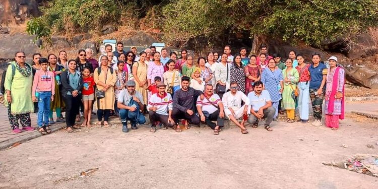 जलदुर्ग खांदेरी सहलीचा घेतला पर्यटकांनी आनंद