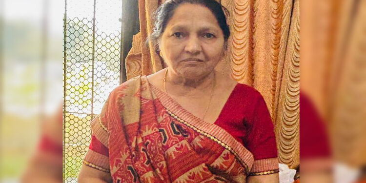 धक्कादायक! 75 वर्षीय आईचे मुलाविरुद्ध उपोषण