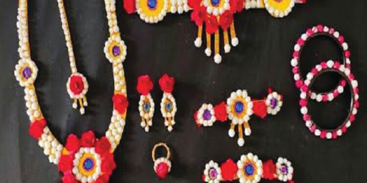 हलव्याच्या दागिन्यांचा साज
