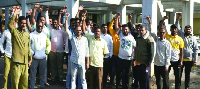 बोनस रखडल्याने कर्मचाऱ्यांनी केला पाणीपुरवठा बंद