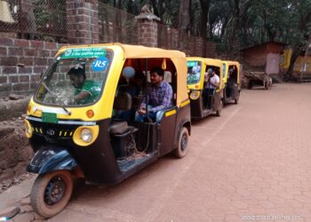 सर्वोच्च न्यायालयाचा ई-रिक्षा ठेकेदारांना दणका