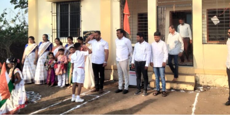 वावोशीत संविधान उद्देशिकेचे वाचन