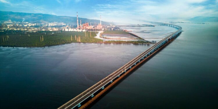 अटल सेतूची जबाबदारी मुंबई पोलिसांकडे