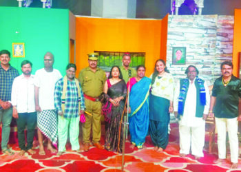 ‘पैशाने तुटली नाती’ नाट्य प्रयोगाला प्रतिसाद