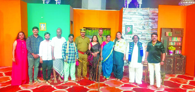 ‘पैशाने तुटली नाती’ नाट्य प्रयोगाला प्रतिसाद