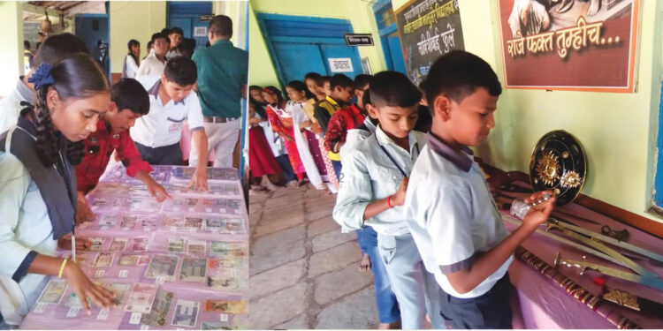 देवळे माध्यमिक शाळेत फिरते संग्रहालय