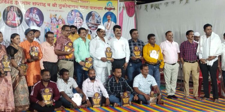 नाट्य कलाकारांचा गौरव