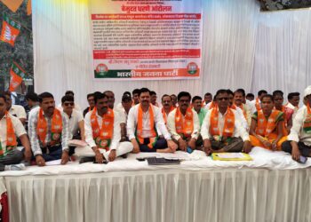 कर्जतच्या उपविभागीय अधिकाऱ्यांची मनमानी