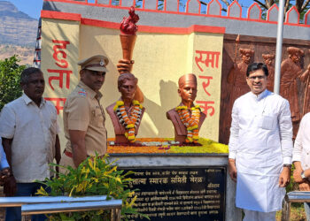 आ. थोरवेंकडून हुतात्म्यांना अभिवादन