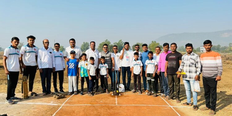 मुठवली खु. येथे क्रिकेट सामन्यांचे उद्घाटन