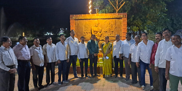 राजमाता जिजामाता तलाव परिसरात बैठक व्यवस्था