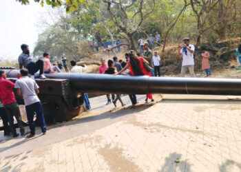नववर्षात ऐतिहासिक वारशांचा अनादर