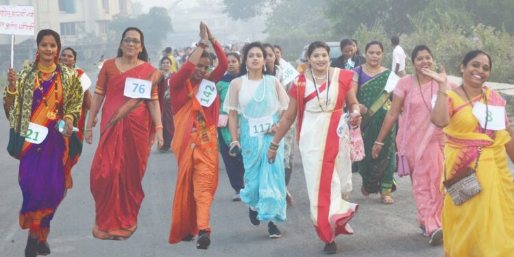 कॅन्सर जनजागृतीसाठी महिलांची धाव