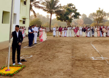 पीएनपी संकुलात मानवंदना