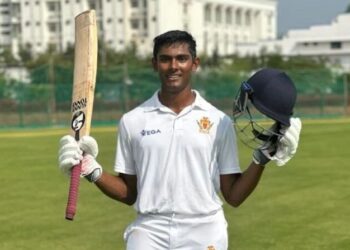 कर्नाटकच्या प्रखरच्या नाबाद 404 धाव