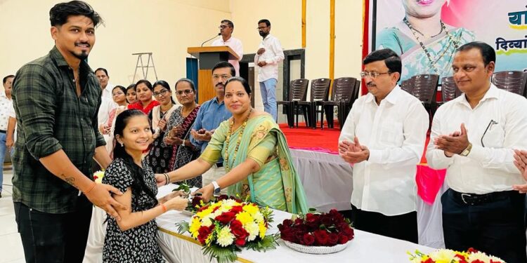 पाली दिव्यांगांना अनोखी भेट