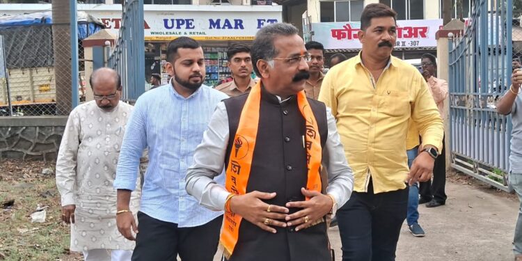 राजन साळवी लाचलुचपत प्रतिबंधक कार्यालयात दाखल