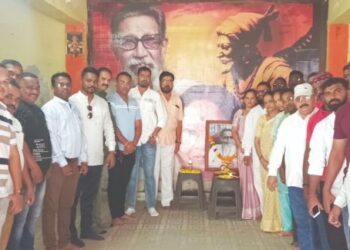 मोहोपाडा शहर शाखे तर्फे बाळासाहेबांना अभिवादन