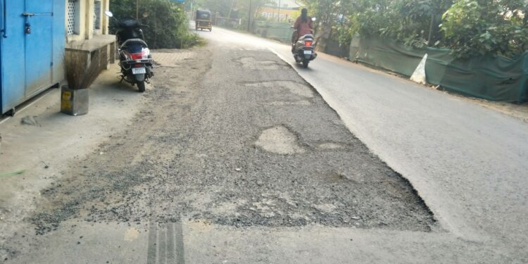 चौल रामेश्वरनजीक रस्त्याची दुरवस्था