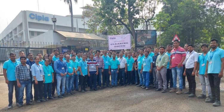 सिप्ला कर्मचाऱ्यांची स्वच्छता मोहीम