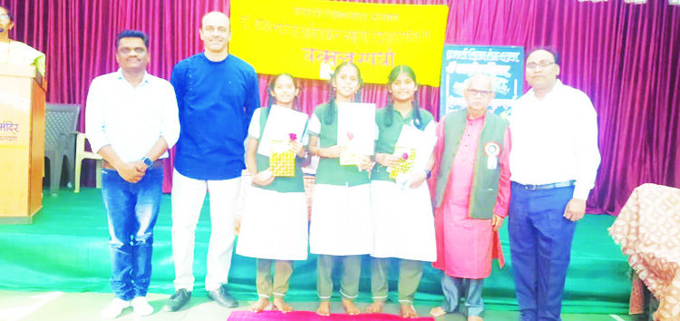वक्तृत्व स्पर्धेत रातवड विद्यायलचे यश