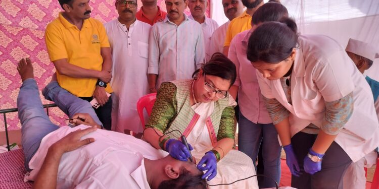 आयुर्वेदिक चिकित्सा शिबिराला प्रतिसाद