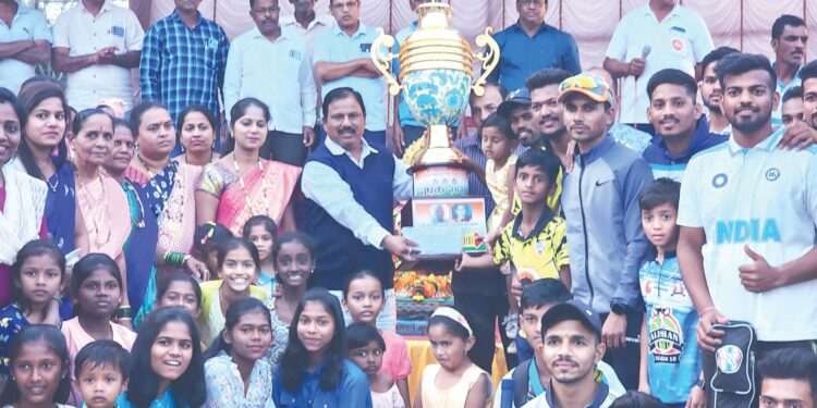 मुनवली चषक क्रिकेट स्पर्धा