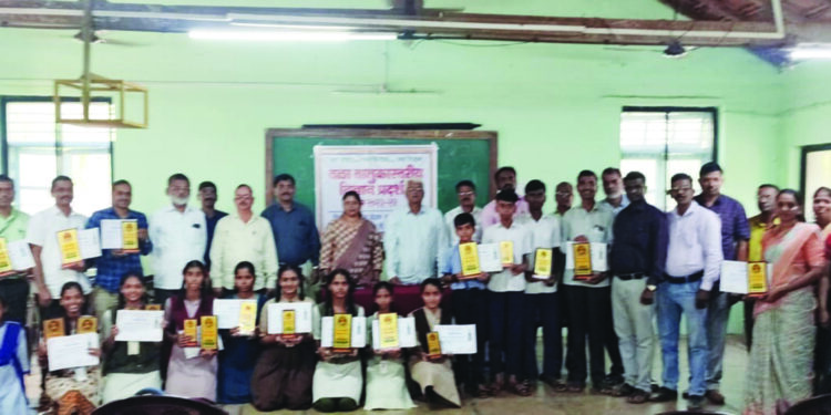 तळा तालुका विज्ञान प्रदर्शनाला प्रतिसाद