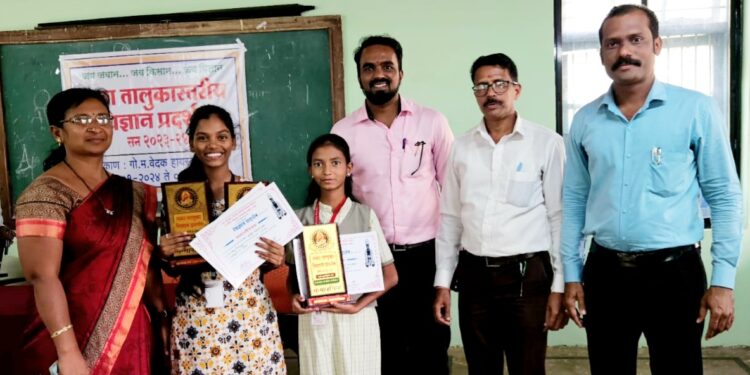 विज्ञान प्रदर्शनात तळे विभागास यश