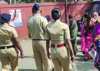 न्यायासाठी लढणाऱ्या प्रकल्पग्रस्तांना पोलीसांनी घेतले ताब्यात