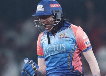 सजना बनली गळ्यातील ताईत