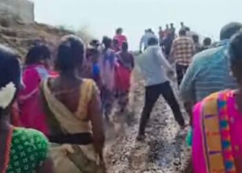 ब्लास्टिंगमुळे बोअरवेलचे पाणी बंद