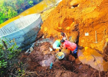 पाण्याविना महाडकरांचे हाल