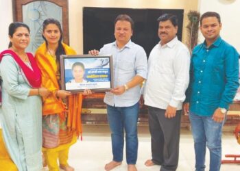 पायलट प्राप्तीचे प्रीतम म्हात्रेंकडून अभिनंदन