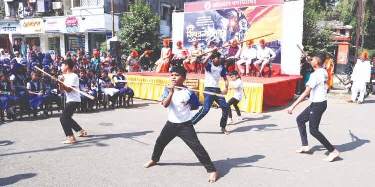 रायगडात महाराजांचा जयजयकार