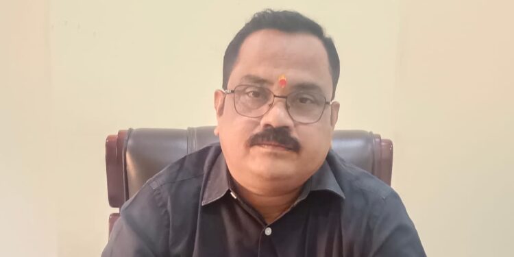 ग्रामविकास अधिकारीपदी विनोद चांदोरकर