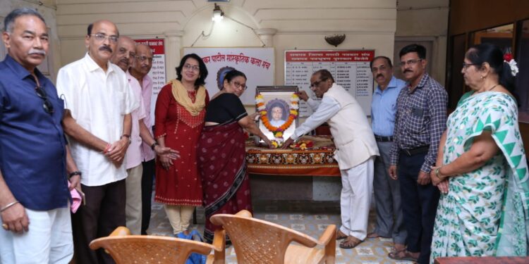 प्रभाकर पाटील यांना अलिबागमध्ये अभिवादन