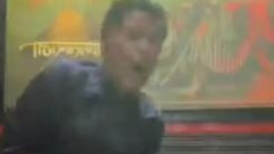 उद्धव सेनेचे नेते अभिषेक घोसाळकर यांची गोळ्या झाडून हत्या, लाइव्ह रेकॉर्डिंग