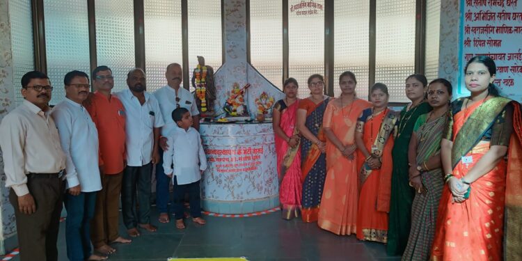 जासई शाळेत नाटिकेचे सादरीकरण