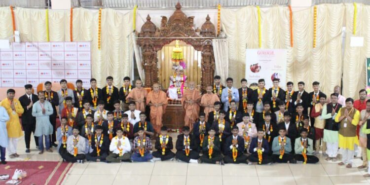 गुरुकुलमध्ये समावर्तन कार्यक्रम संपन्न