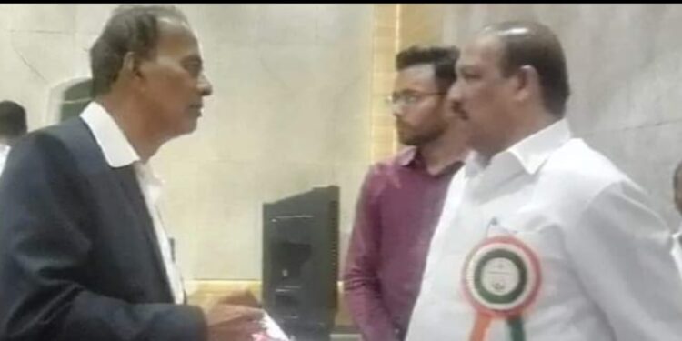 आदिवासी विद्यार्थ्यांना धनुर्विद्येचे प्रशिक्षण द्यावे