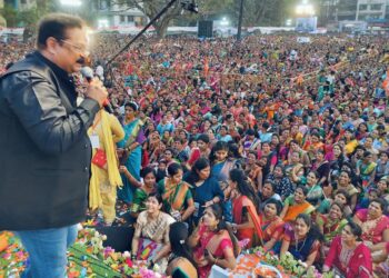 खेळ मांडीयला कार्यक्रमाला महिलांची गर्दी