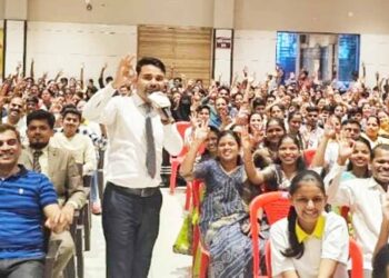 करिअर कोचिंग क्लासचा अनोखा उपक्रम