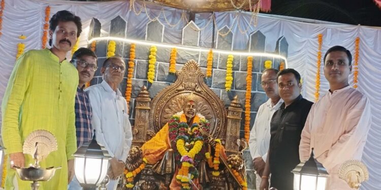 छत्रपती शिवाजी महाराजांच्या स्मारकाचे लोकार्पण