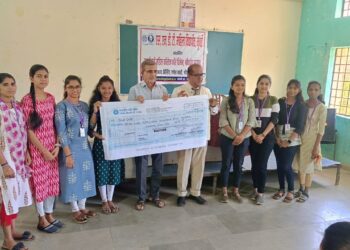 मुलींना शिष्यवृत्ती परतावा