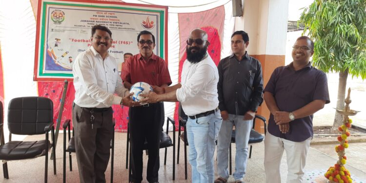 नवोदय विद्यालयात फुटबॉल स्पर्धा उत्साहात