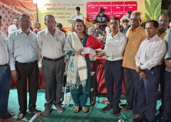 सौंदर्य स्पर्धेतील यशाबद्दल नीलम पवारचा सत्कार