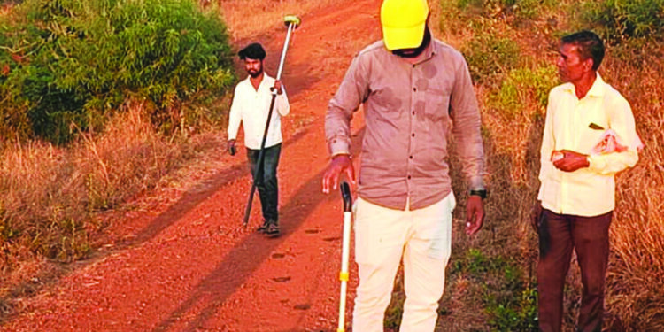 कोडबेवाडी आदिवासीवाडीला मिळणार रस्ता